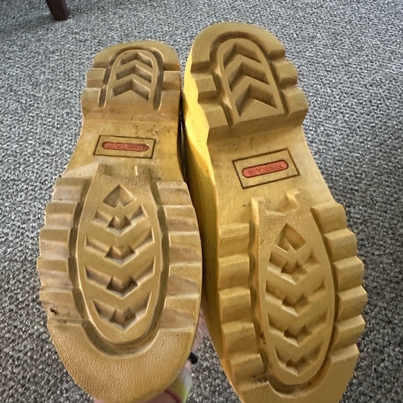 Cole Haan with Nike Air Yellow Rain Boots with Gray Cuffs, size 8 - Picture 3 of 3